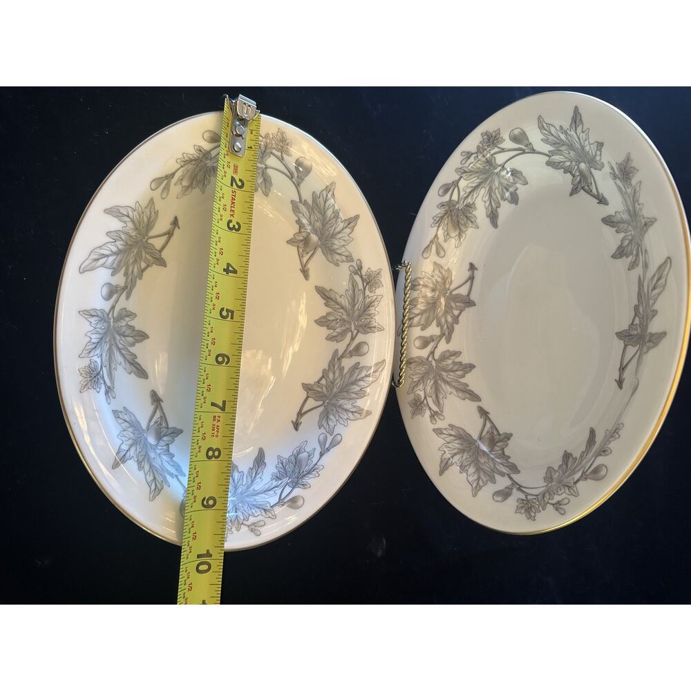Wedgwood Ashford Pair 9" oval bowls Bone china England - Picture 3 of 4